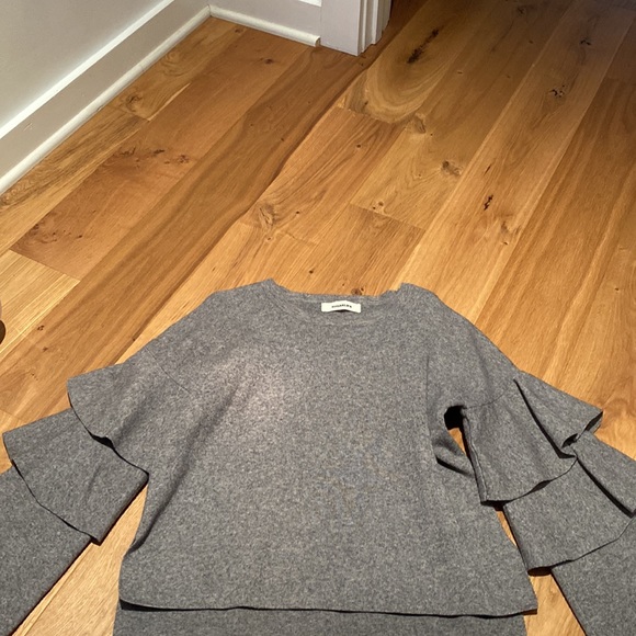 Girly and fun sweater - Picture 2 of 3